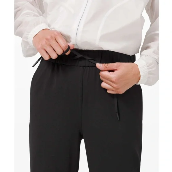 Lululemon Women’s Keep Moving Pant 7/8 High-Rise in Black Size 6 Style W5DCFS